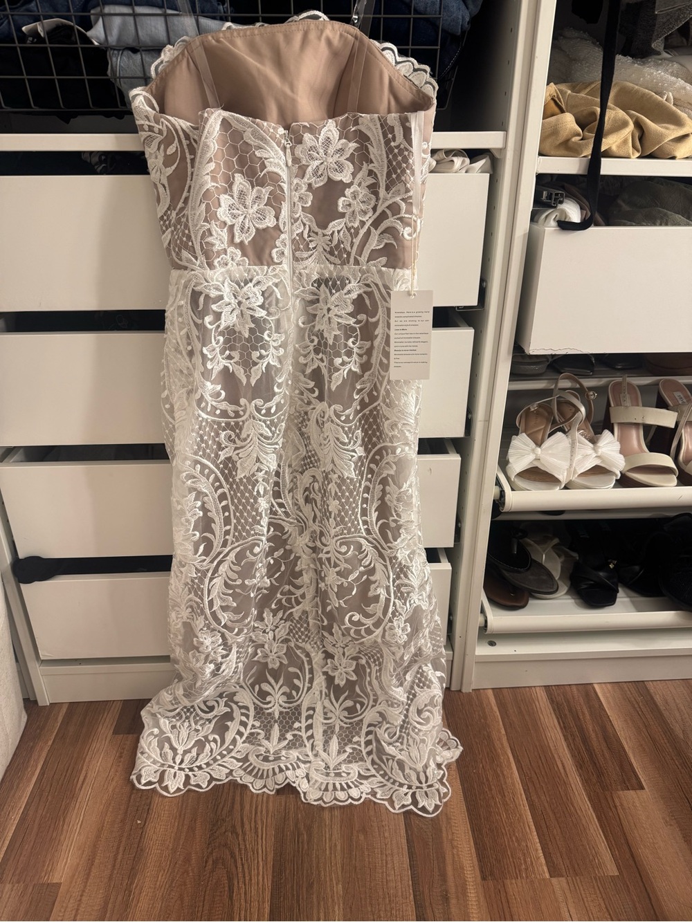 Lace strapless dress - Picture 5 of 8
